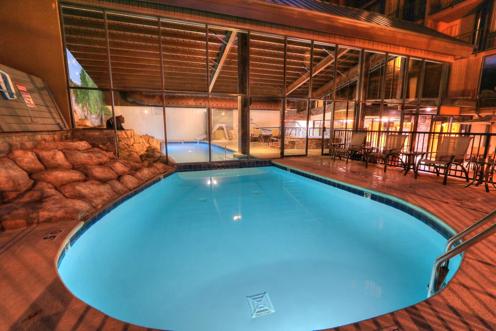 Top 4 Reasons Guests Love Our Gatlinburg Hotel With An Indoor Pool